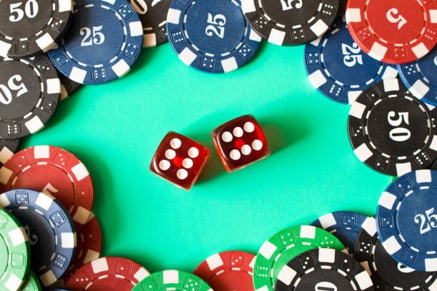 Live Baccarat Table Dealer ကဒ်ဖြန့်နေသော တိုက်ရိုက်ကာစီနိုမြင်ကွင်း